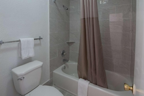 Motel 6-Montgomery, AL - Coliseum image 16