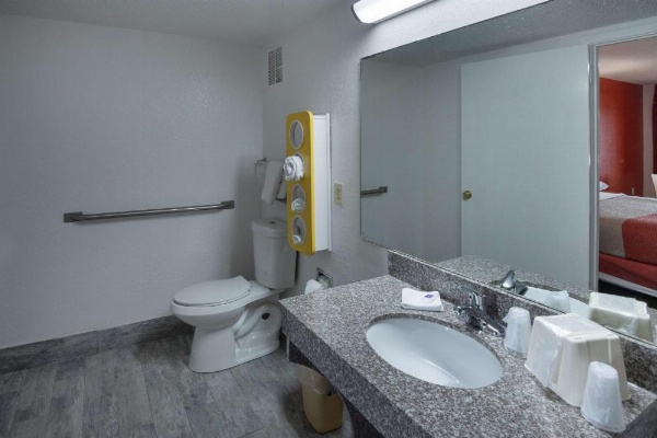 Motel 6-Montgomery, AL - Coliseum image 18