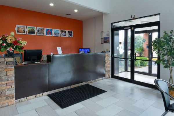 Motel 6-Montgomery, AL - Coliseum image 19