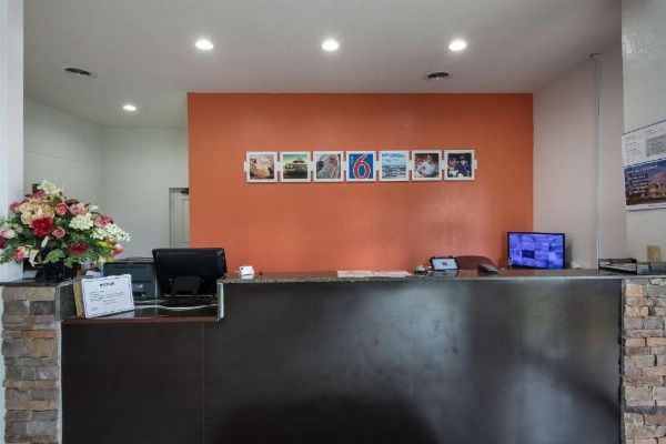 Motel 6-Montgomery, AL - Coliseum image 21