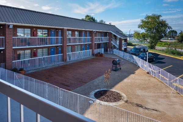Motel 6-Montgomery, AL - Coliseum image 4
